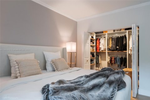 Снять в аренду виллу или дом в Корал-Гейблс, Флорида 4 спальни, 250м2, № 1946795 - фото 15