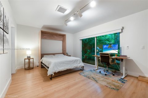 Снять в аренду виллу или дом в Корал-Гейблс, Флорида 4 спальни, 250м2, № 1946795 - фото 22