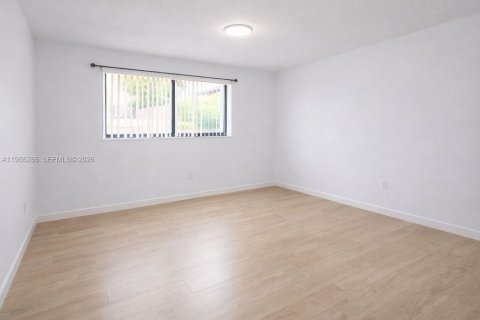 Купить кондоминиум в Кендалл, Флорида 2 спальни, 83.24м2, № 2049068 - фото 3