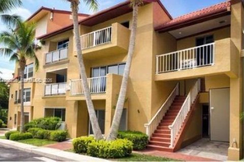 Кондоминиум с 2 спальнями в Кендалл, Флорида № 2049068