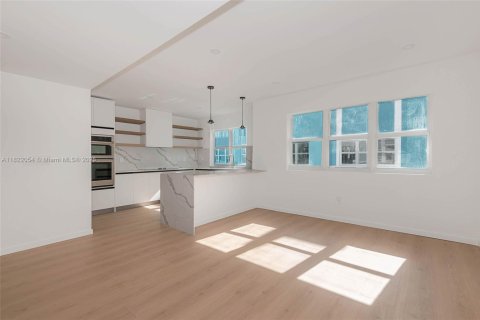 Propiedad comercial en venta en Fort Lauderdale, Florida № 2088807 - foto 11