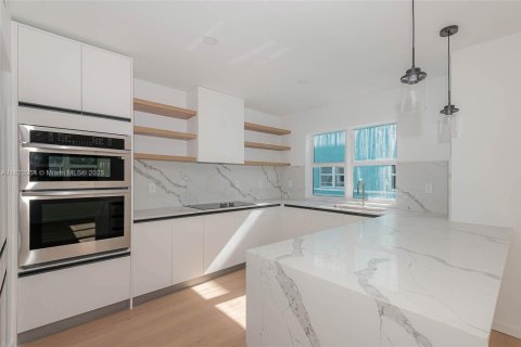 Propiedad comercial en venta en Fort Lauderdale, Florida № 2088807 - foto 6