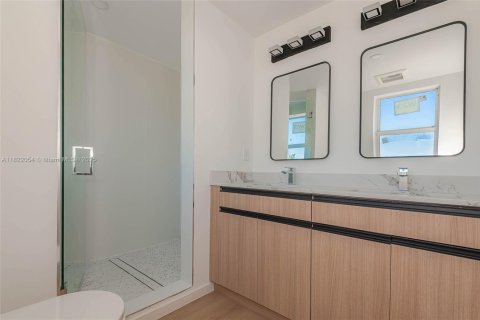 Propiedad comercial en venta en Fort Lauderdale, Florida № 2088807 - foto 15