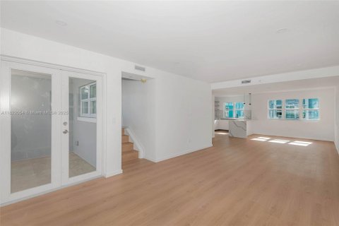 Propiedad comercial en venta en Fort Lauderdale, Florida № 2088807 - foto 10