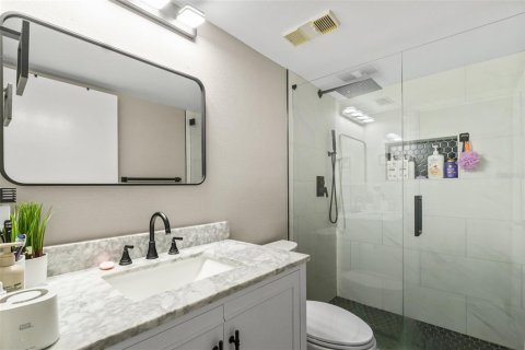 Condo in Tarpon Springs, Florida, 2 bedrooms № 2349615 - photo 29