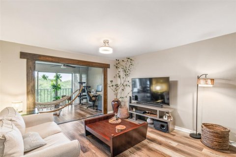 Condo in Tarpon Springs, Florida, 2 bedrooms № 2349615 - photo 19