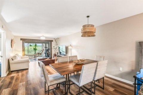 Condo in Tarpon Springs, Florida, 2 bedrooms № 2349615 - photo 16