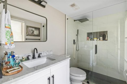 Condo in Tarpon Springs, Florida, 2 bedrooms № 2349615 - photo 25