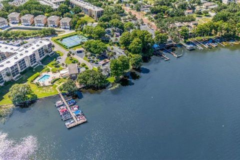 Condo in Tarpon Springs, Florida, 2 bedrooms № 2349615 - photo 9