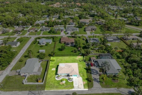 House in Englewood, Florida 2 bedrooms, 120.22 sq.m. № 1906083 - photo 2
