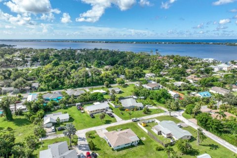 House in Englewood, Florida 2 bedrooms, 120.22 sq.m. № 1906083 - photo 6