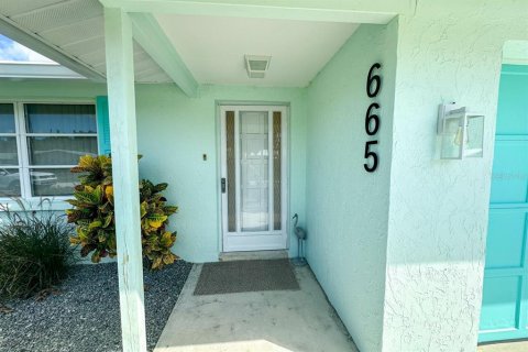 House in Englewood, Florida 2 bedrooms, 120.22 sq.m. № 1906083 - photo 3