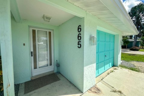 House in Englewood, Florida 2 bedrooms, 120.22 sq.m. № 1906083 - photo 5
