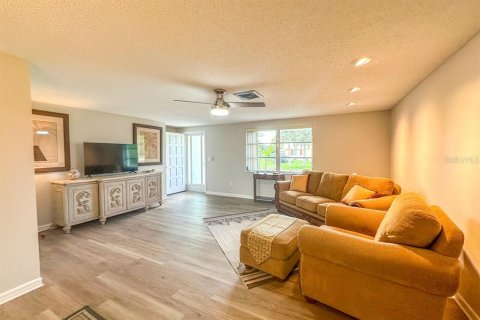 House in Englewood, Florida 2 bedrooms, 120.22 sq.m. № 1906083 - photo 16