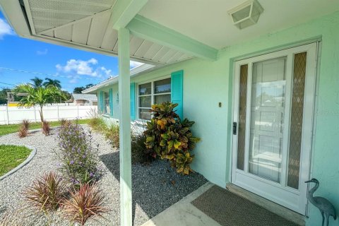 House in Englewood, Florida 2 bedrooms, 120.22 sq.m. № 1906083 - photo 4