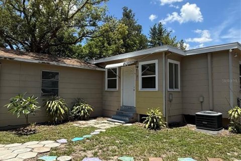 House in Saint Petersburg, Florida 3 bedrooms, 141.03 sq.m. № 1792808 - photo 15