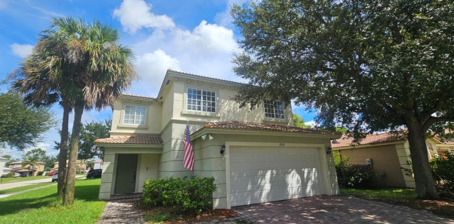 Casa en Port St. Lucie, Florida 4 dormitorios, 180.04 m2 № 2382069
