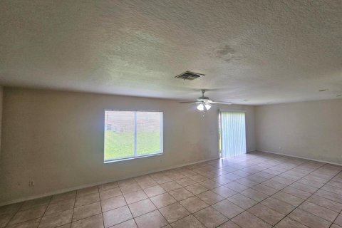 Casa en venta en Port St. Lucie, Florida, 4 dormitorios, 180.04 m2 № 2382069 - foto 5