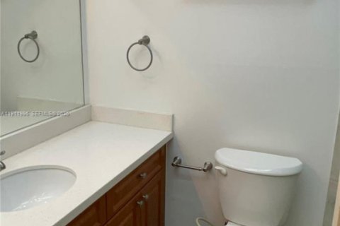 Copropriété à vendre à Lauderhill, Floride: 2 chambres, 101.45 m2 № 1969063 - photo 17