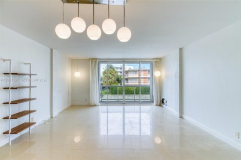 Copropriété à louer à Bay Harbor Islands, Floride: 1 chambre, 104.52 m2 № 2377102 - photo 6