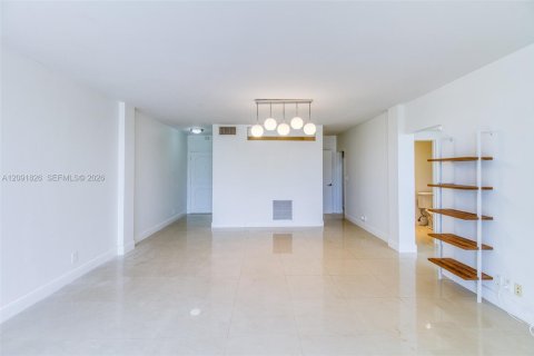 Copropriété à louer à Bay Harbor Islands, Floride: 1 chambre, 104.52 m2 № 2377102 - photo 9