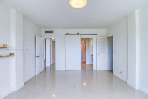 Copropriété à louer à Bay Harbor Islands, Floride: 1 chambre, 104.52 m2 № 2377102 - photo 19