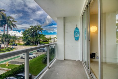 Copropriété à louer à Bay Harbor Islands, Floride: 1 chambre, 104.52 m2 № 2377102 - photo 25