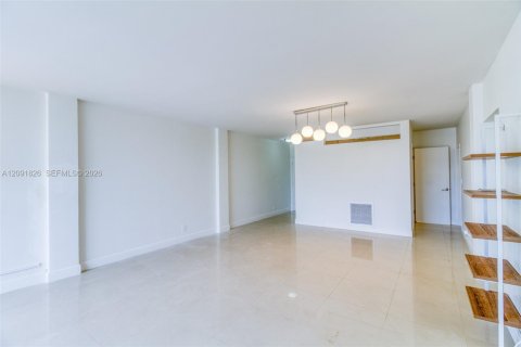 Copropriété à louer à Bay Harbor Islands, Floride: 1 chambre, 104.52 m2 № 2377102 - photo 8