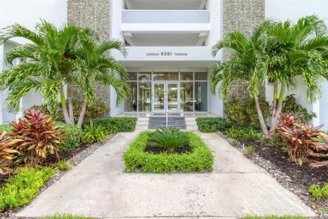 Copropriété à louer à Bay Harbor Islands, Floride: 1 chambre, 104.52 m2 № 2377102 - photo 2