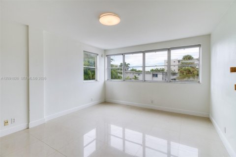 Copropriété à louer à Bay Harbor Islands, Floride: 1 chambre, 104.52 m2 № 2377102 - photo 15