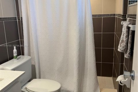 Condo in Pompano Beach, Florida, 1 bedroom  № 2040121 - photo 26