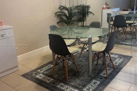 Condo in Pompano Beach, Florida, 1 bedroom  № 2040121 - photo 19