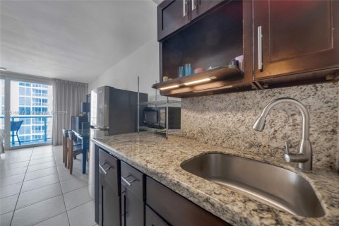 Copropriété à vendre à Sunny Isles Beach, Floride: 33.44 m2 № 1981695 - photo 14