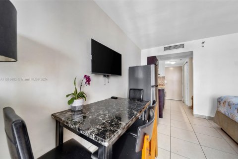 Copropriété à vendre à Sunny Isles Beach, Floride: 33.44 m2 № 1981695 - photo 13