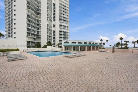 Copropriété à louer à Sunny Isles Beach, Floride: 4 chambres, 418.06 m2 № 2241823 - photo 19