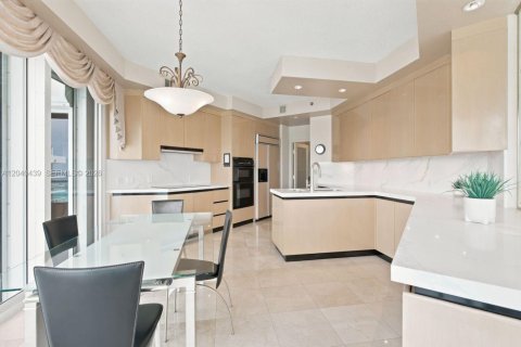 Copropriété à louer à Sunny Isles Beach, Floride: 4 chambres, 418.06 m2 № 2241823 - photo 8