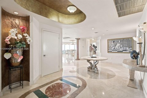Copropriété à louer à Sunny Isles Beach, Floride: 4 chambres, 418.06 m2 № 2241823 - photo 4