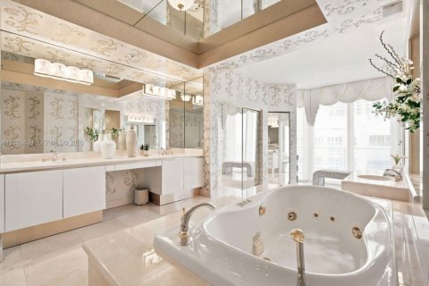 Copropriété à louer à Sunny Isles Beach, Floride: 4 chambres, 418.06 m2 № 2241823 - photo 13