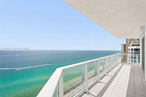 Copropriété à louer à Sunny Isles Beach, Floride: 4 chambres, 418.06 m2 № 2241823 - photo 3