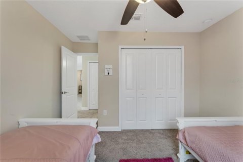 House in Davenport, Florida 6 bedrooms, 305.74 sq.m. № 2100787 - photo 24