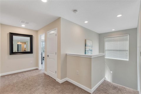 House in Davenport, Florida 6 bedrooms, 305.74 sq.m. № 2100787 - photo 21