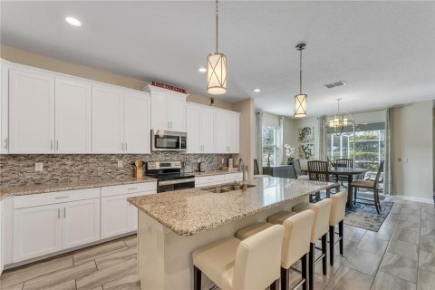 House in Davenport, Florida 6 bedrooms, 305.74 sq.m. № 2100787 - photo 10
