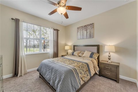 House in Davenport, Florida 6 bedrooms, 305.74 sq.m. № 2100787 - photo 5