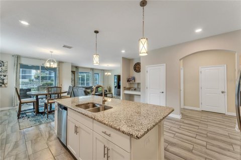 House in Davenport, Florida 6 bedrooms, 305.74 sq.m. № 2100787 - photo 18