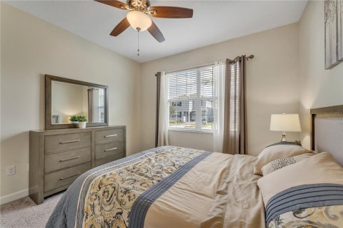 House in Davenport, Florida 6 bedrooms, 305.74 sq.m. № 2100787 - photo 8