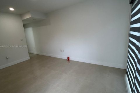 House in Homestead, Florida 3 bedrooms, 129.88 sq.m. № 2042122 - photo 2