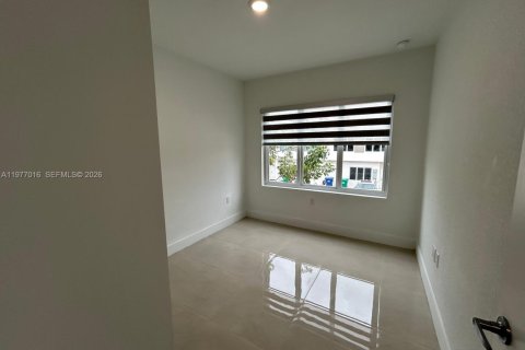 House in Homestead, Florida 3 bedrooms, 129.88 sq.m. № 2042122 - photo 14