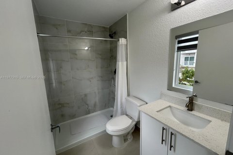 House in Homestead, Florida 3 bedrooms, 129.88 sq.m. № 2042122 - photo 19