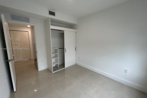 House in Homestead, Florida 3 bedrooms, 129.88 sq.m. № 2042122 - photo 15