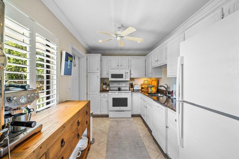 Condo in Boynton Beach, Florida, 2 bedrooms № 2146162 - photo 4